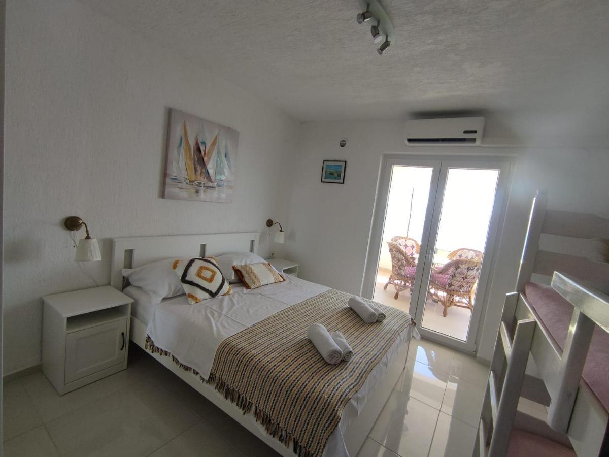 קרלובג Apartments Marecic מראה חיצוני תמונה